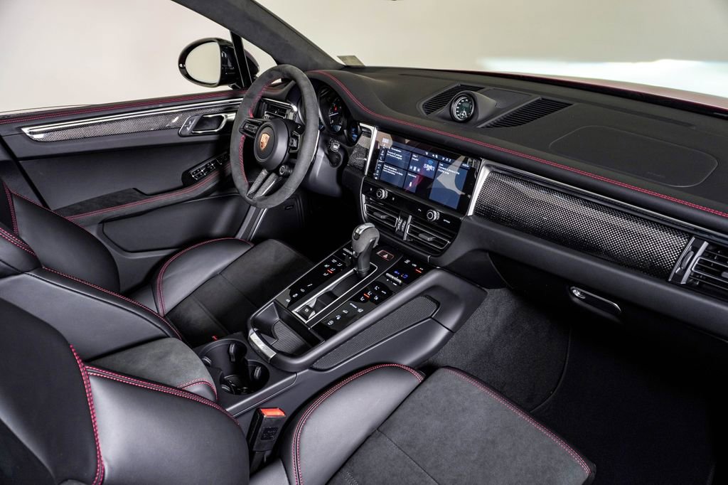 New 2026 Porsche Macan GTS AWD/4WD image 13