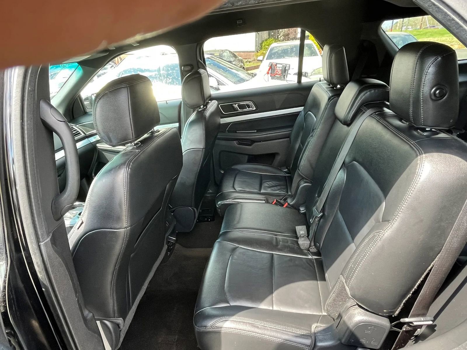 Used 2017 Ford Explorer XLT w/ Equipment Group 201A FWD image 13