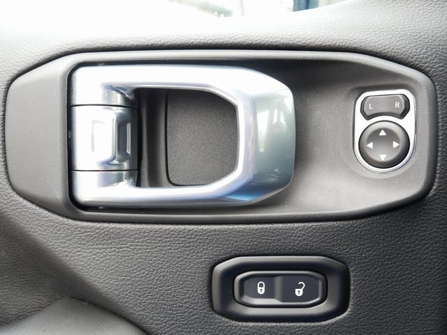 Used 2024 Jeep Wrangler Unlimited Rubicon w/ Convenience Group image 11