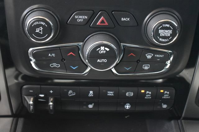 Used 2018 RAM 2500 Big Horn w/ Sport Appearance Group AWD/4WD image 29
