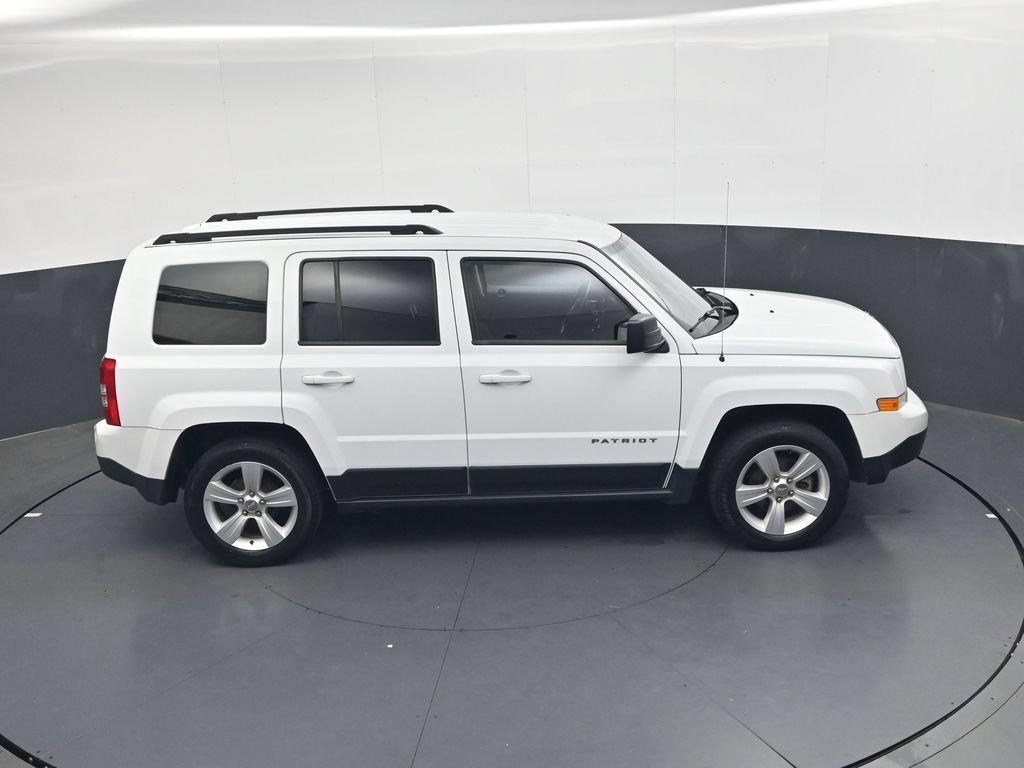 Used 2015 Jeep Patriot Latitude FWD image 28