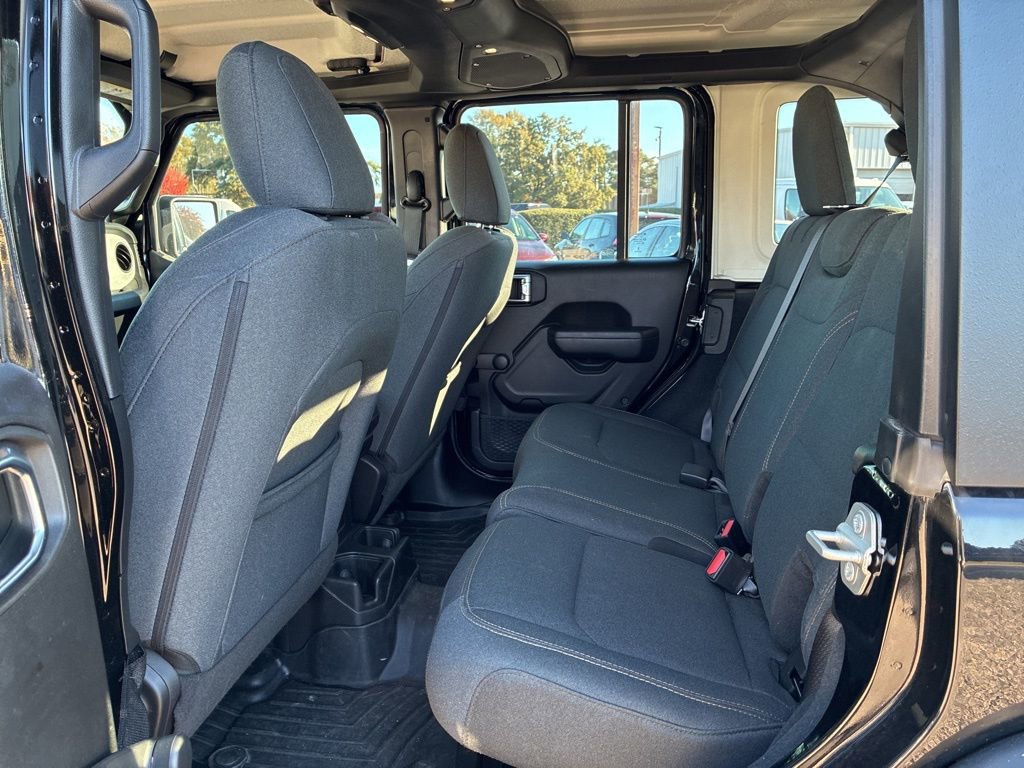 Used 2024 Jeep Wrangler Sport image 18