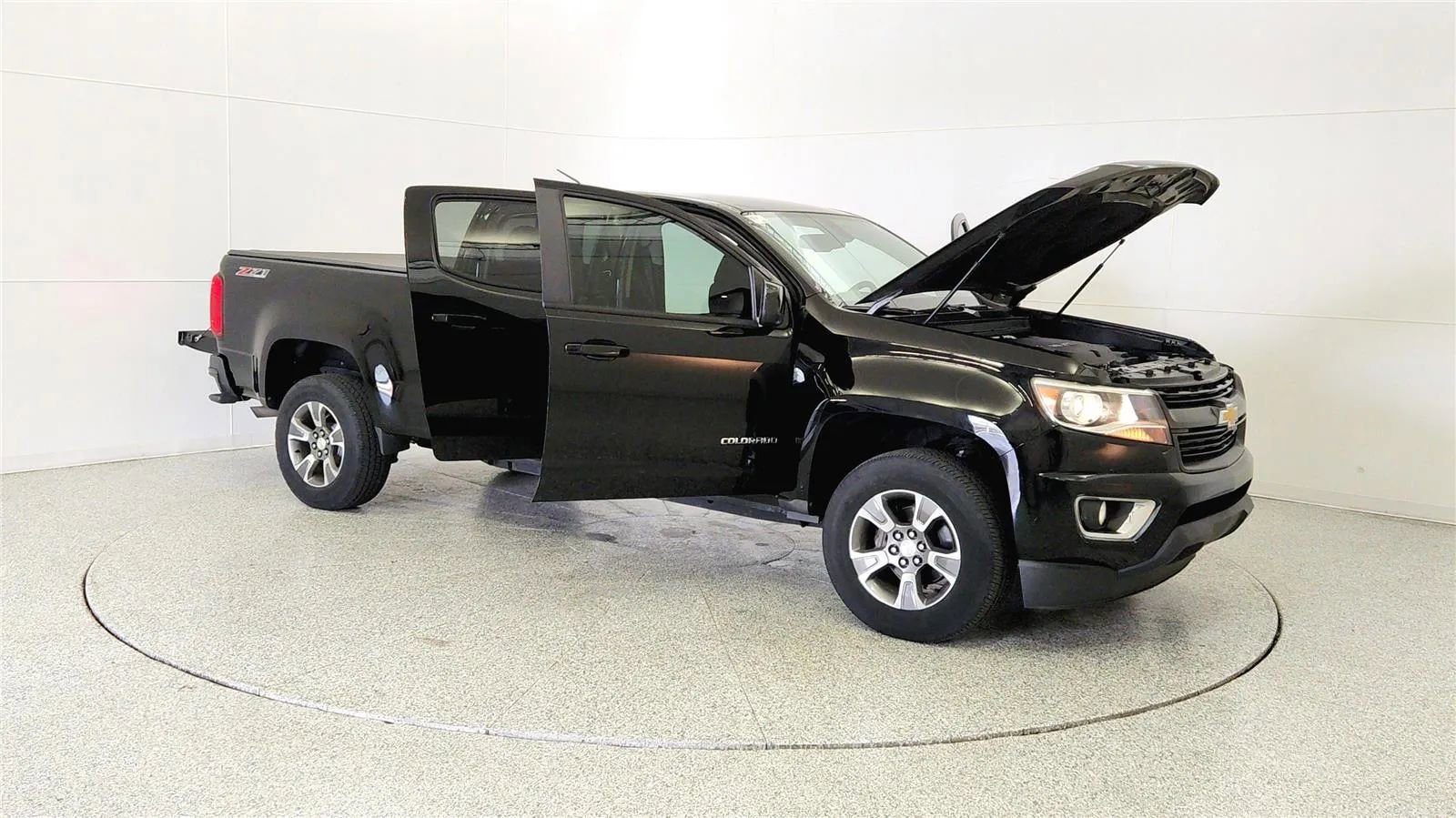 Used 2017 Chevrolet Colorado Z71 image 9