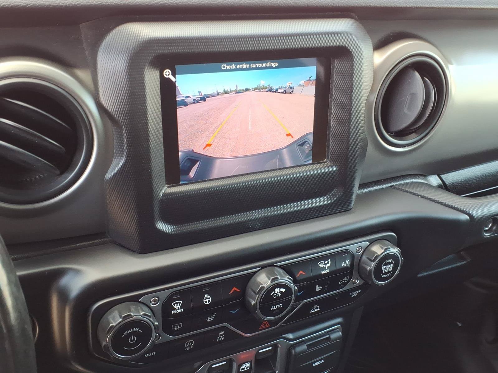 Used 2021 Jeep Gladiator Sport AWD/4WD image 23
