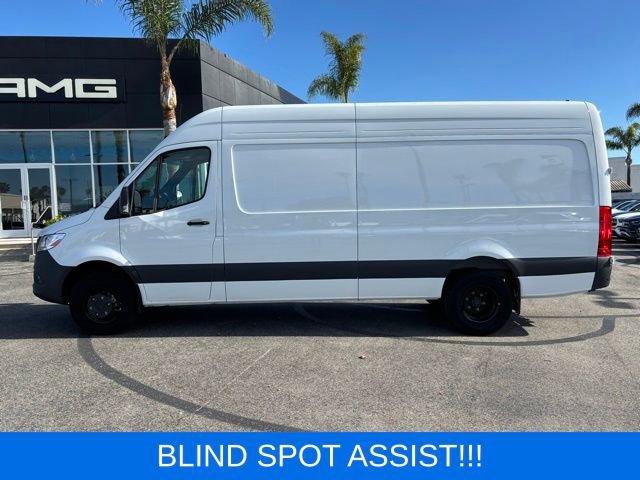 Used 2025 Mercedes-Benz Sprinter 3500 image 9