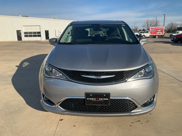 Used 2018 Chrysler Pacifica Touring Plus w/ Tire & Wheel Group image 39