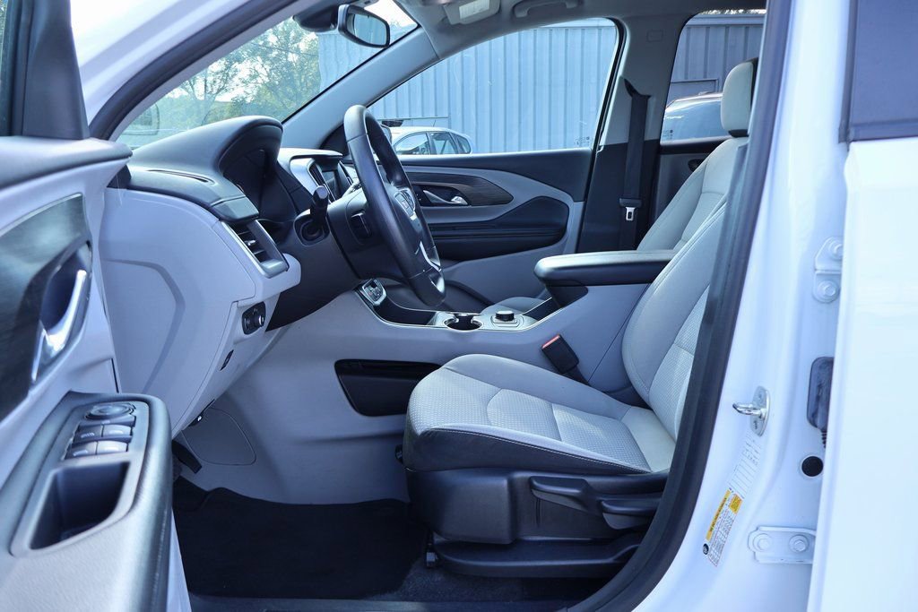 Used 2024 GMC Terrain SLE image 7