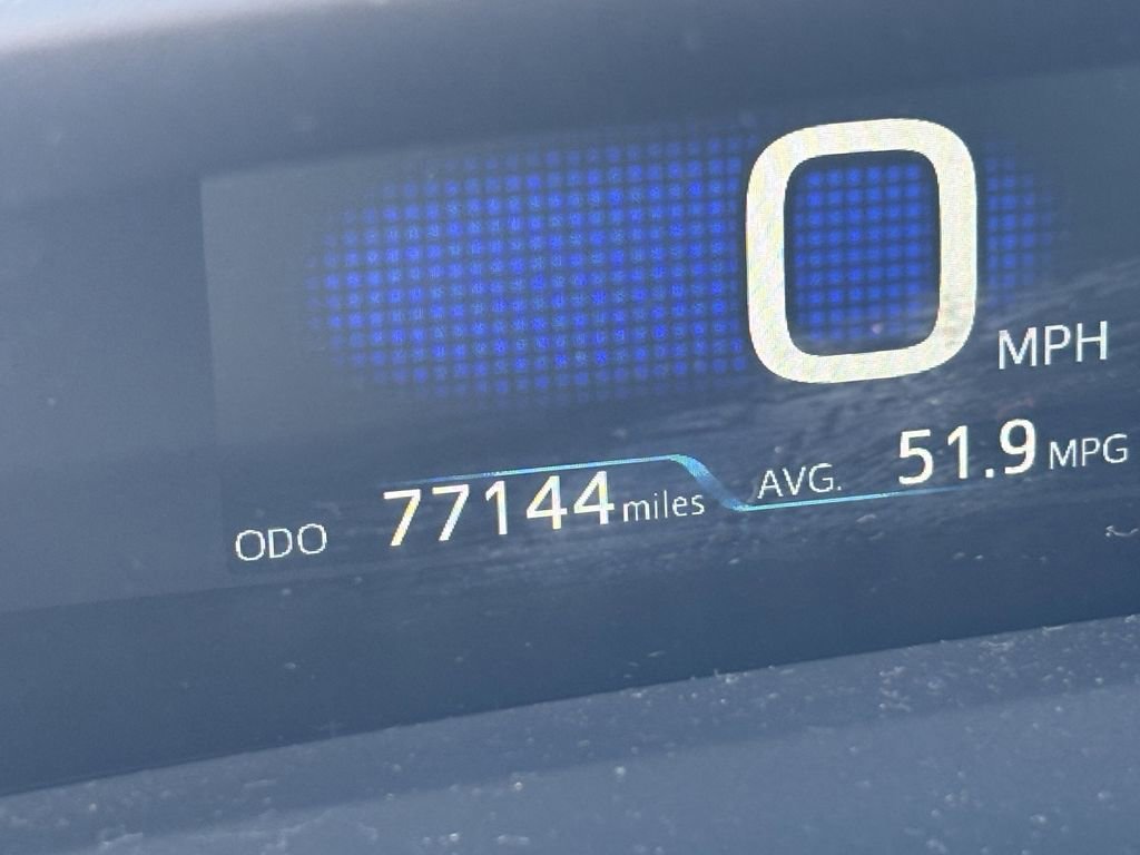 Used 2017 Toyota Prius Three image 12