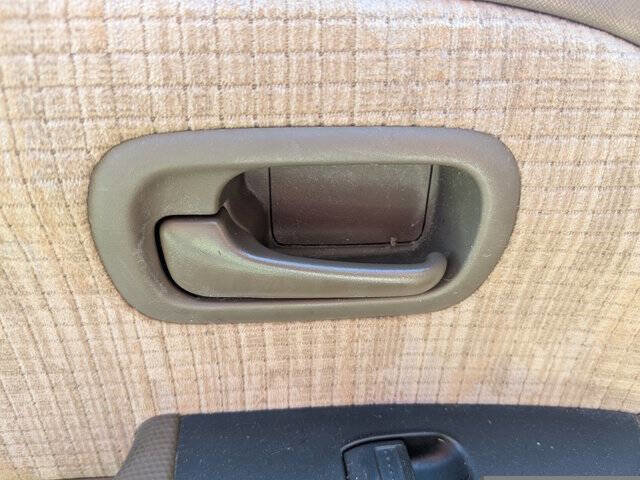 Used 2002 Honda CR-V LX image 24