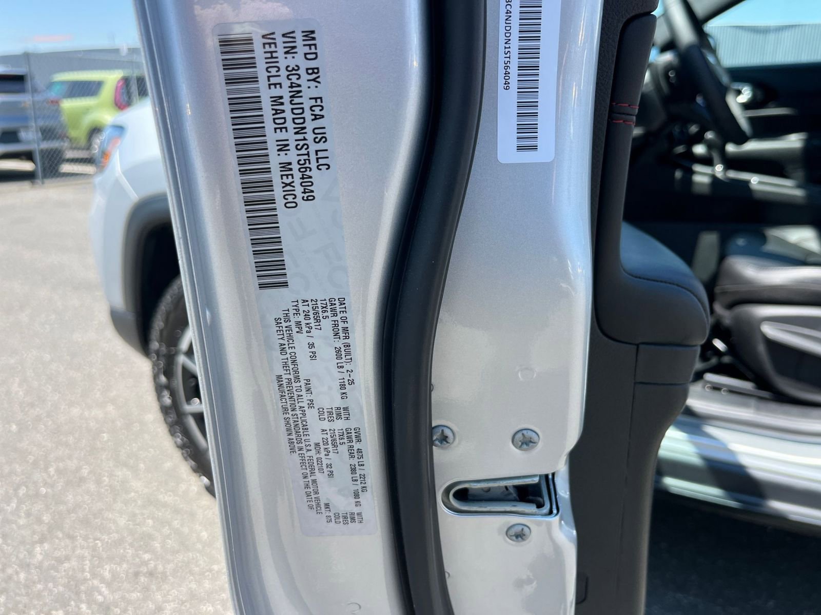 Used 2025 Jeep Compass Trailhawk AWD/4WD image 28