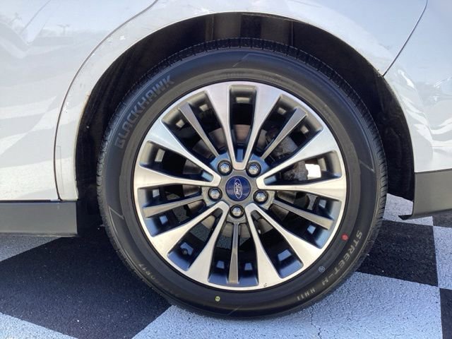 Used 2017 Ford C-MAX Energi Titanium image 12