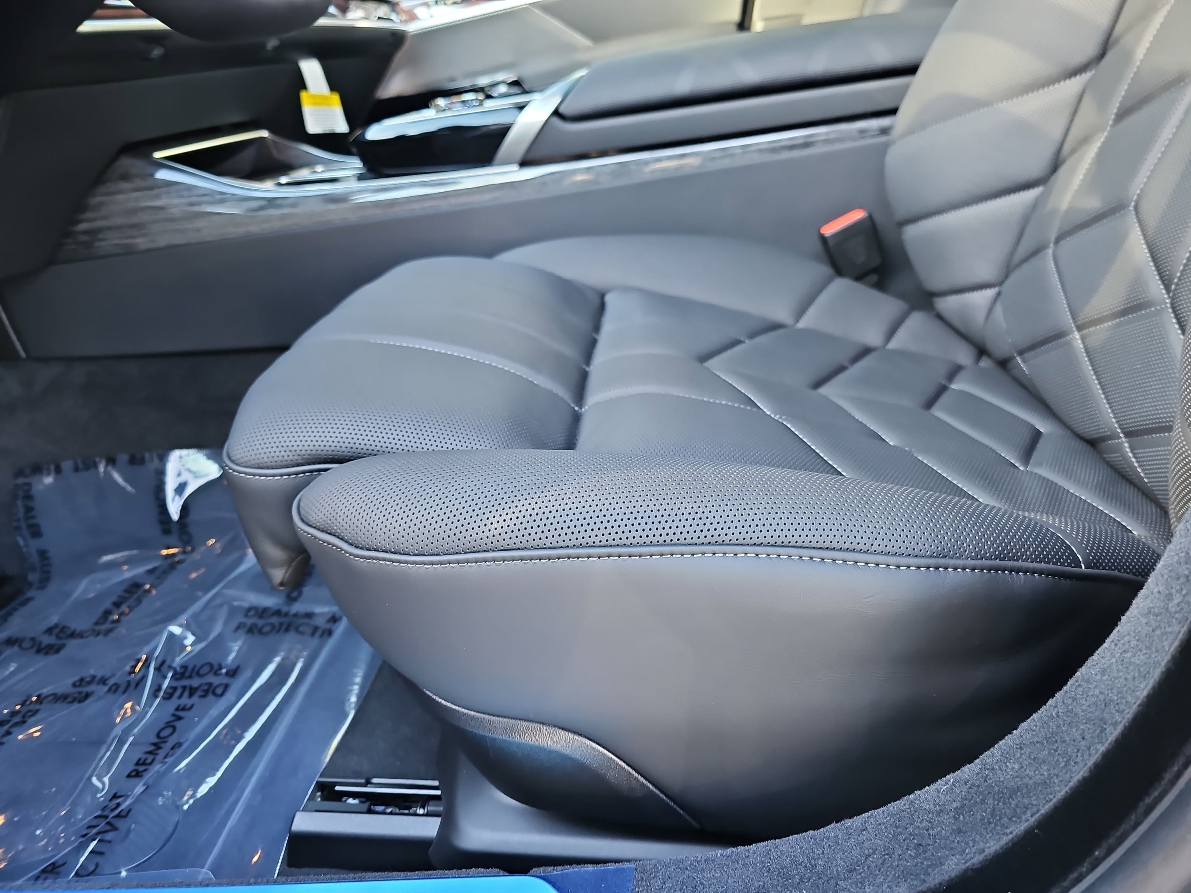 New 2026 BMW 740i image 31