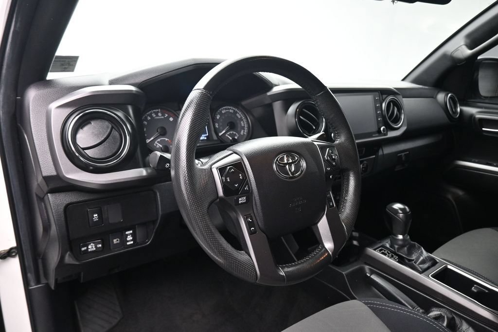 Used 2022 Toyota Tacoma TRD Off-Road RWD image 13