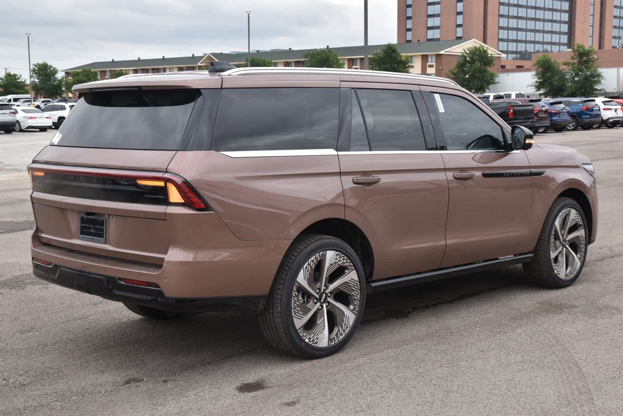 New 2026 Lincoln Navigator Black Label AWD/4WD image 6