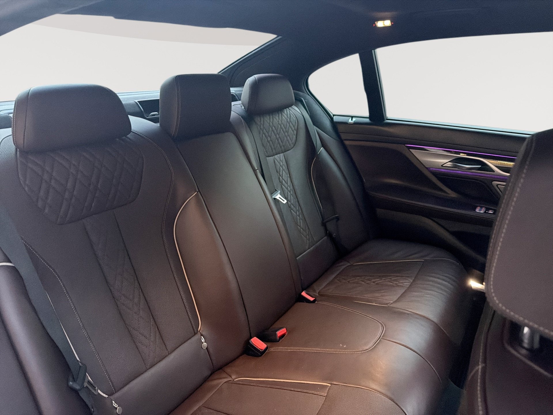 Used 2017 BMW 750i RWD image 26