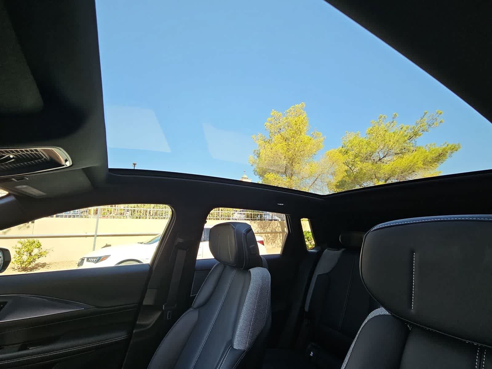 Used 2024 Cadillac Lyriq Tech AWD/4WD image 28