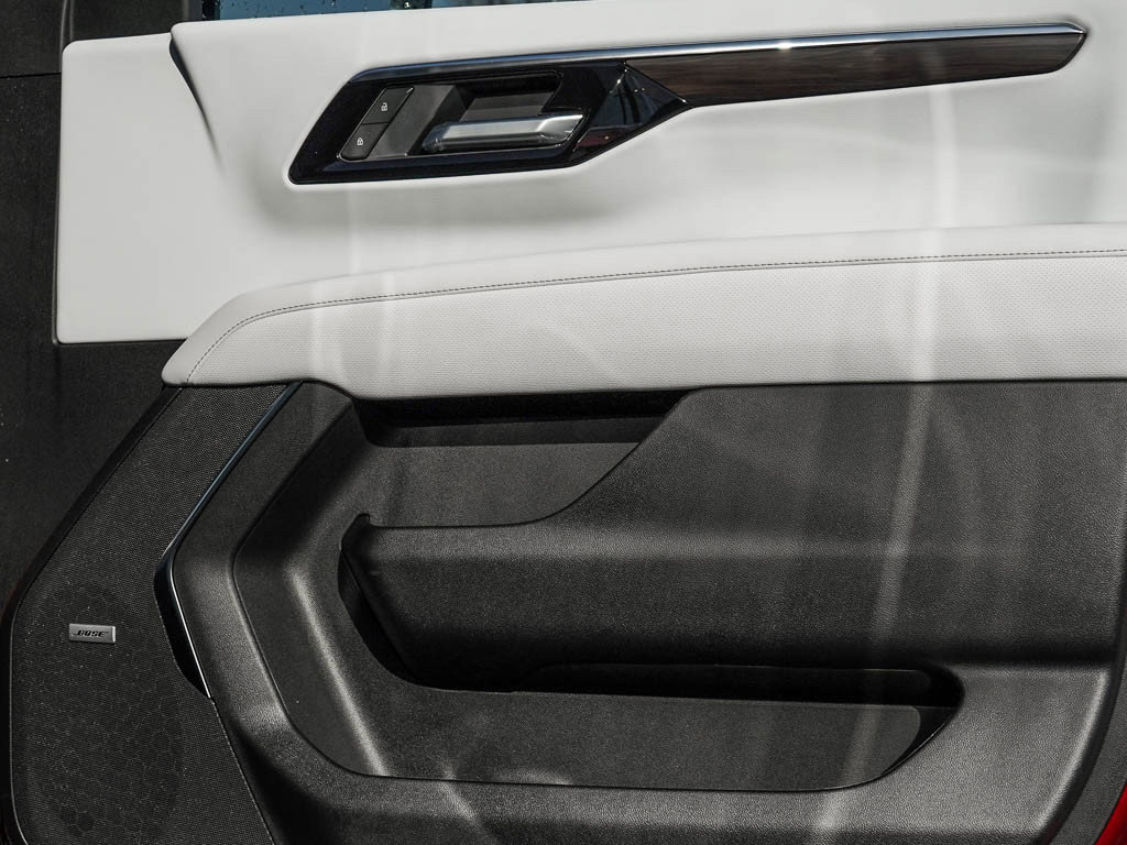 New 2025 Chevrolet Suburban Premier image 11