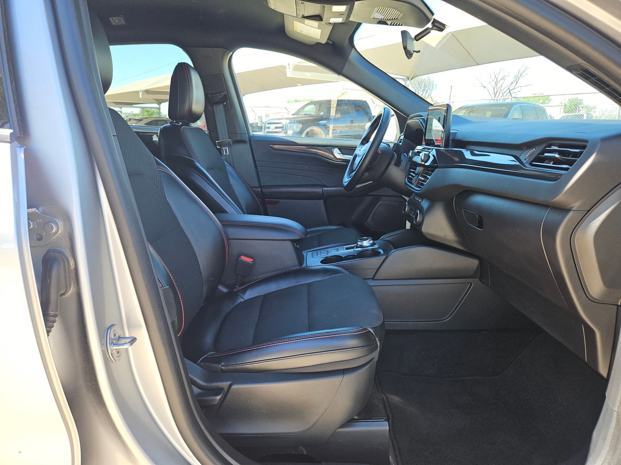 Used 2024 Ford Escape ST-Line image 27