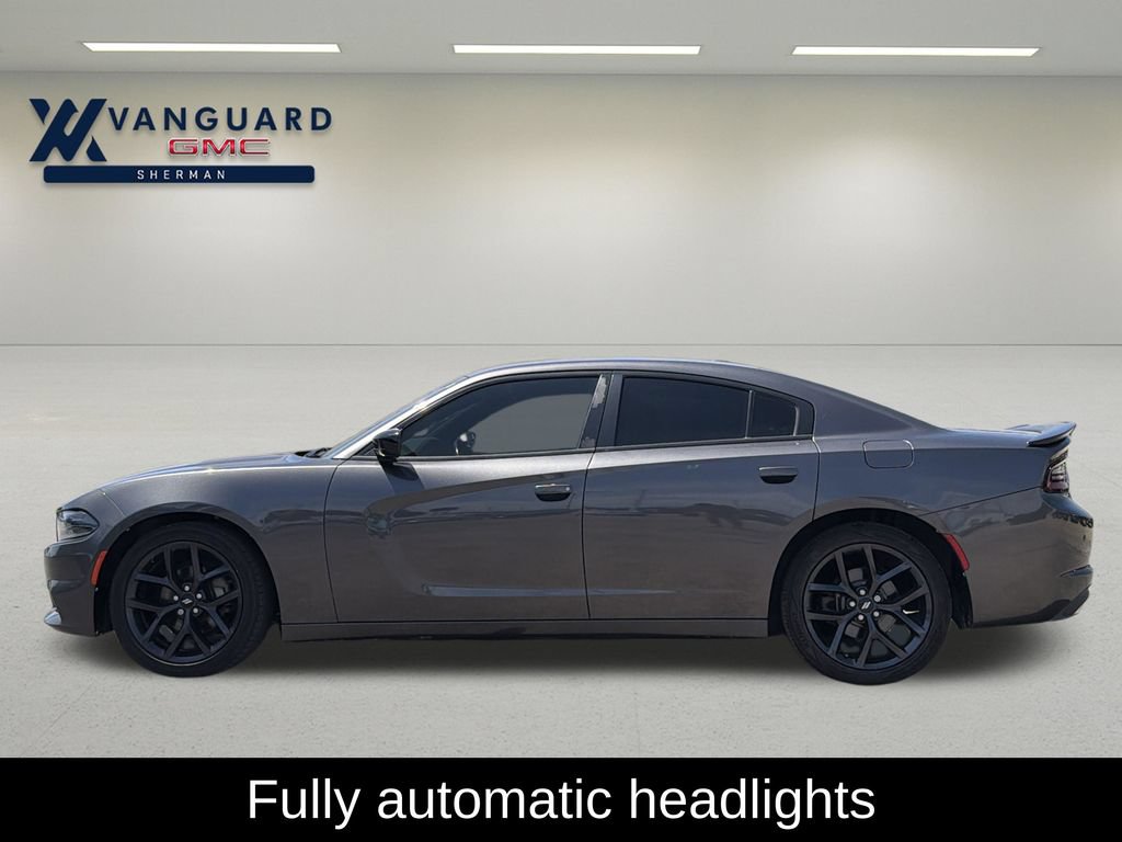 Used 2019 Dodge Charger SXT w/ Blacktop Package RWD image 5