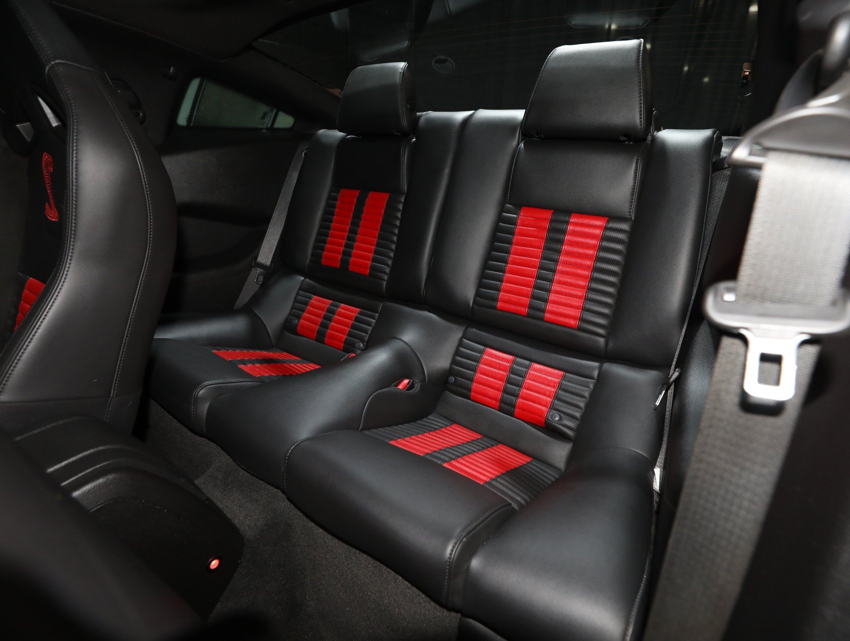 Used 2013 Ford Mustang Shelby GT500 RWD image 4