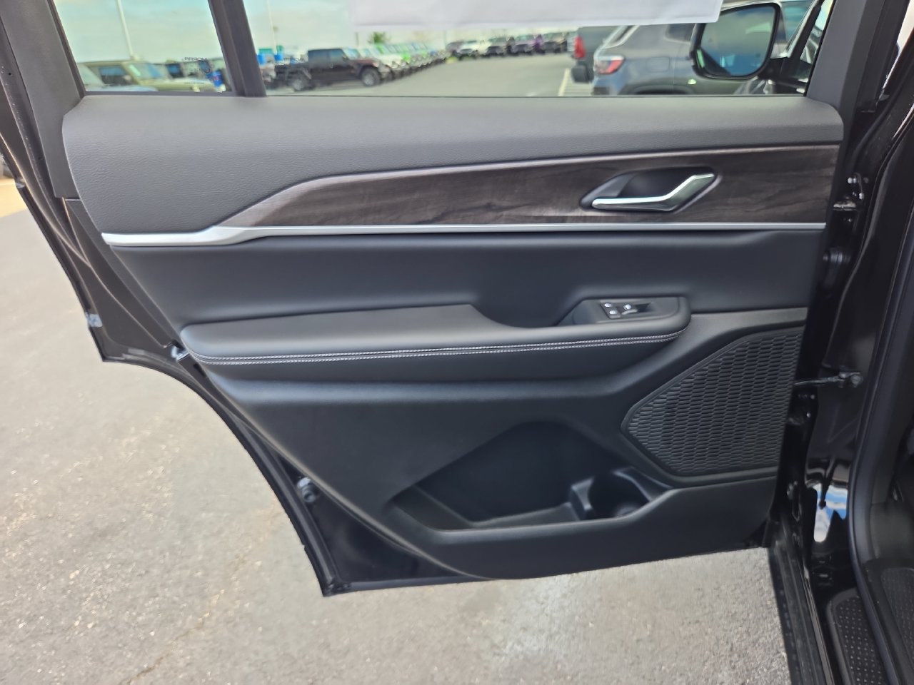 New 2026 Jeep Grand Cherokee L 4WD image 15