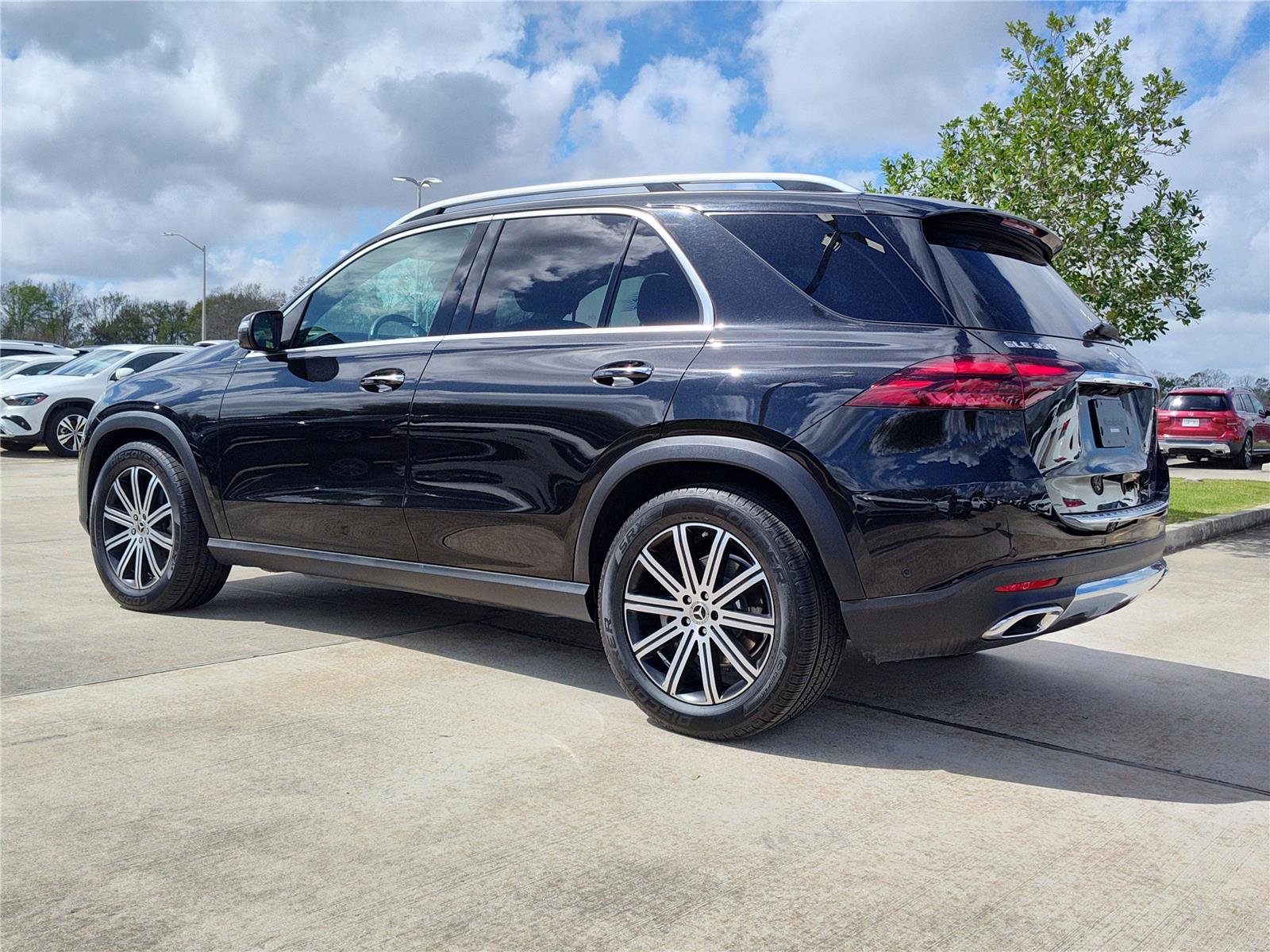 Used 2025 Mercedes-Benz GLE 350 4MATIC image 4