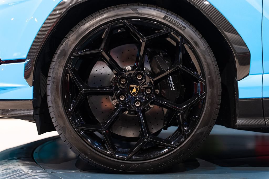Used 2024 Lamborghini Urus Performante AWD/4WD image 47
