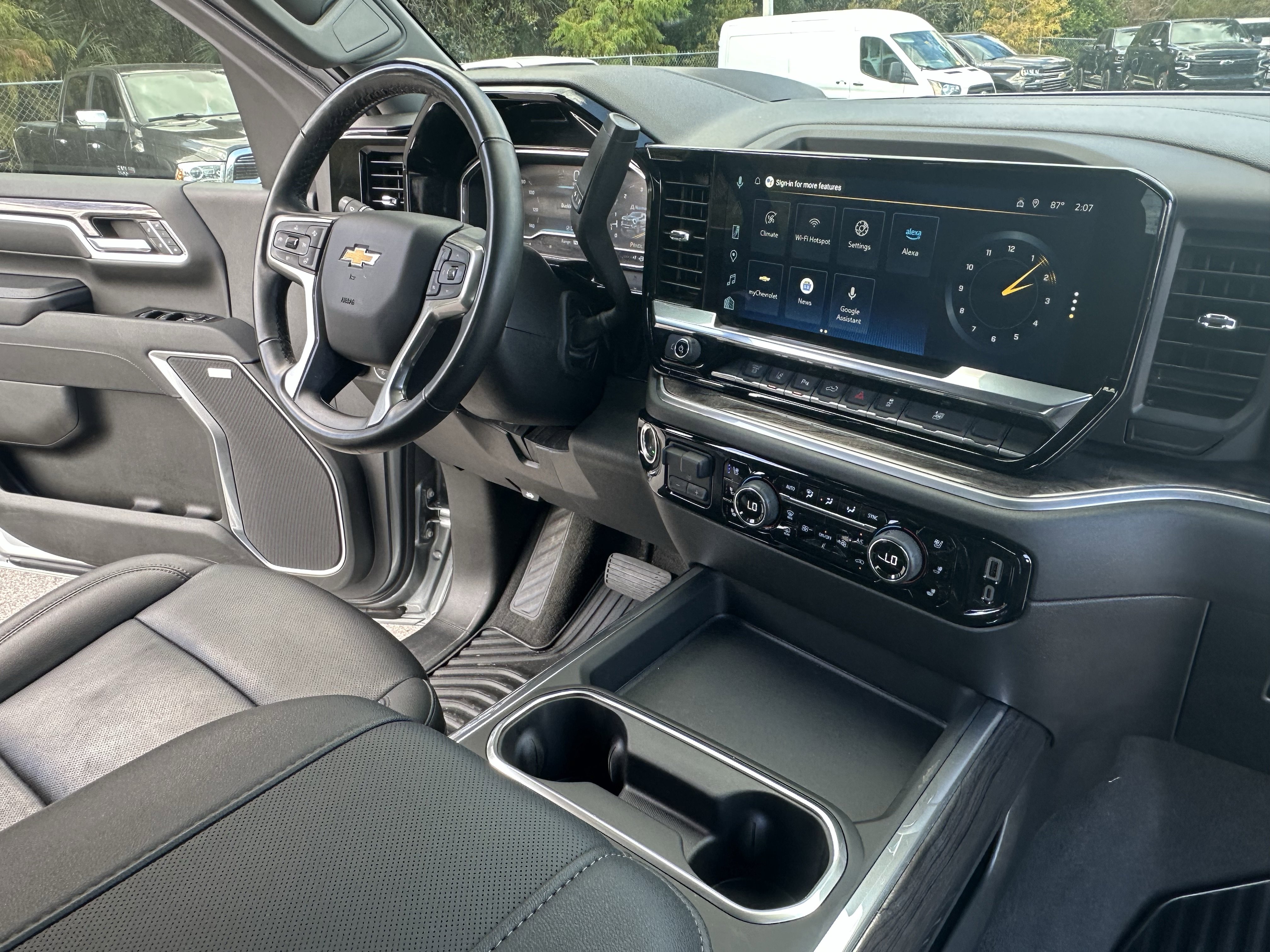 Used 2025 Chevrolet Silverado 3500 LTZ w/ LTZ Premium Package image 19