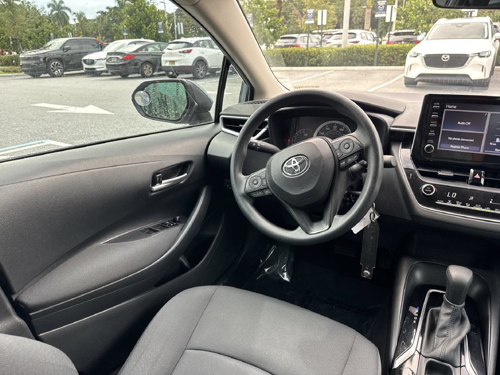 Used 2020 Toyota Corolla LE FWD image 21