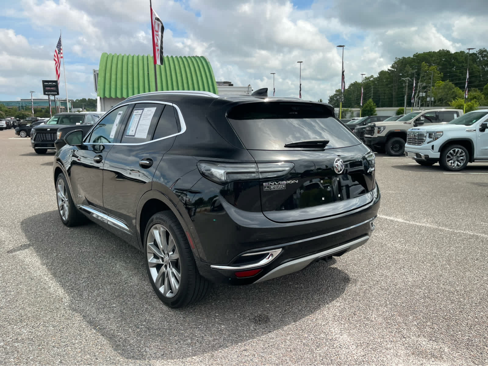 Used 2022 Buick Envision Avenir w/ Technology Package II FWD image 10