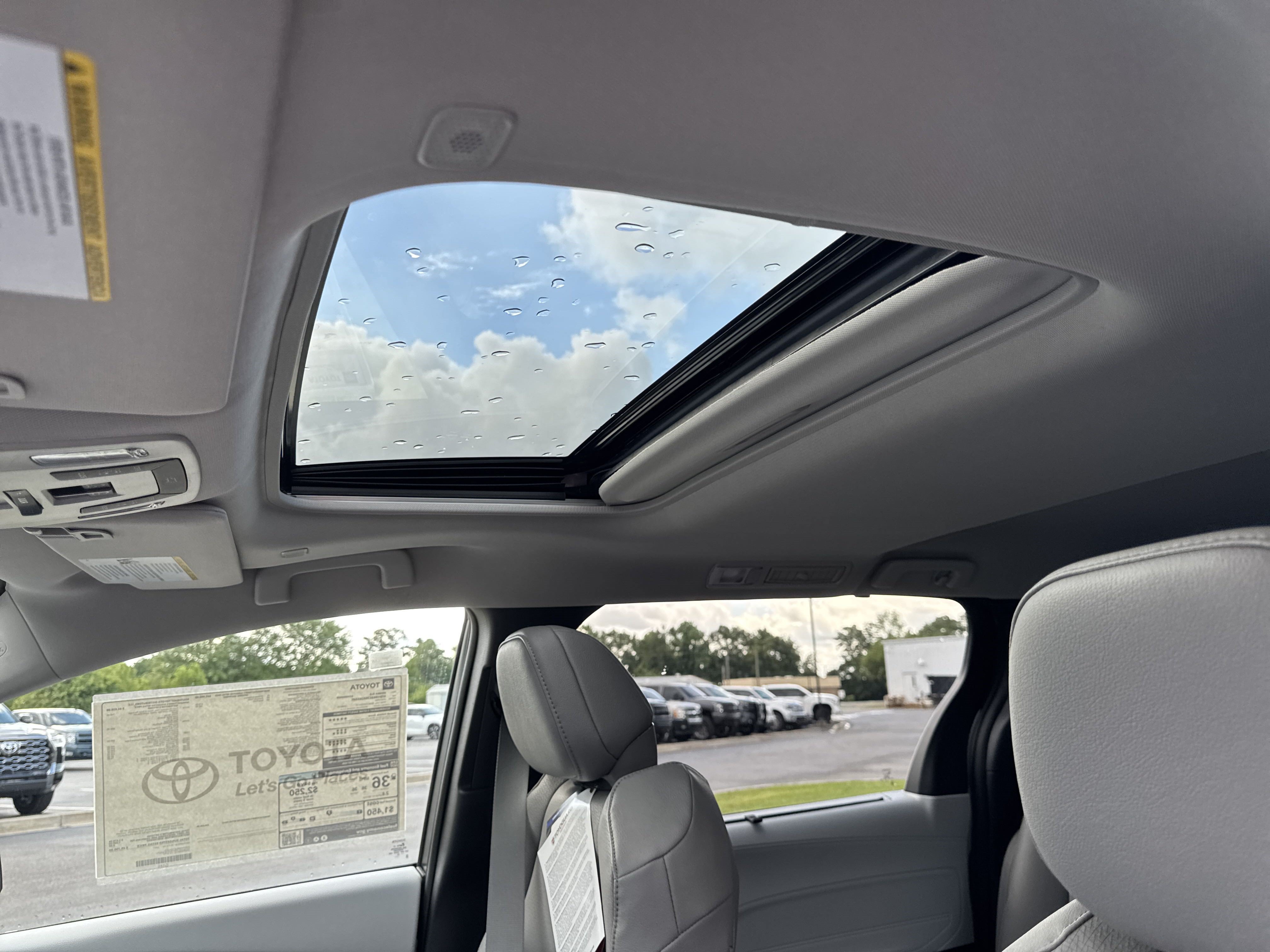 New 2025 Toyota Sienna XLE FWD image 16