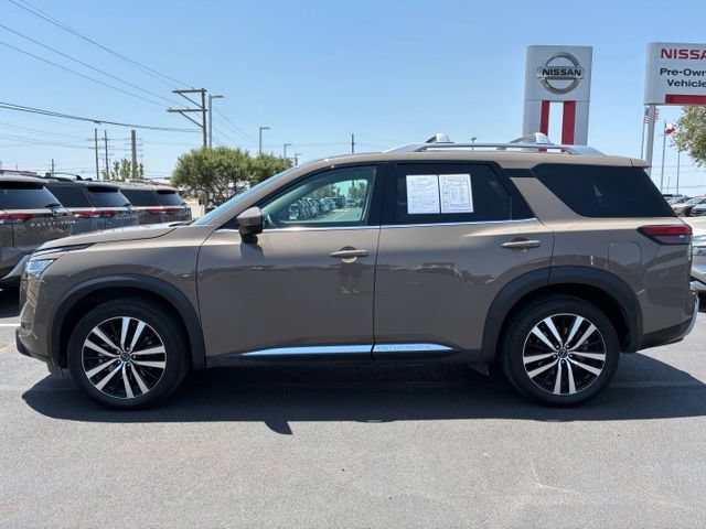 Certified 2023 Nissan Pathfinder Platinum FWD image 3