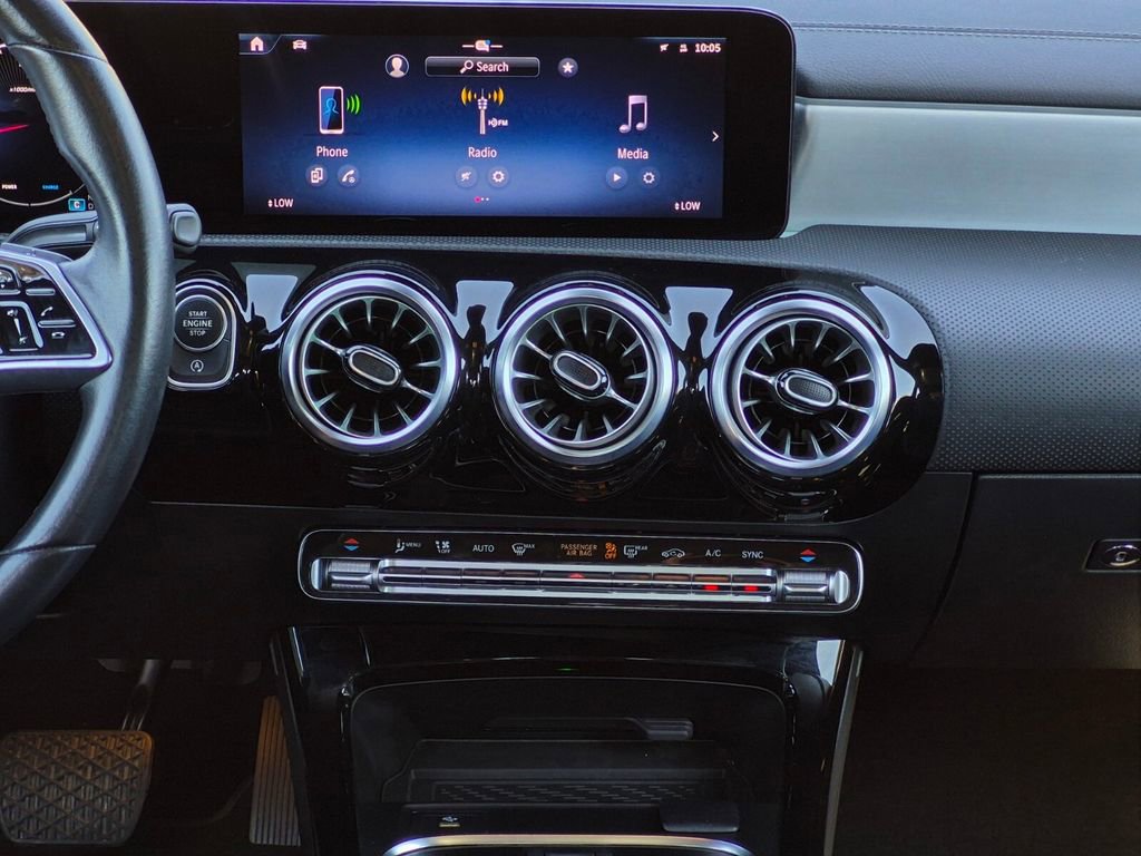 Used 2025 Mercedes-Benz CLA 250 image 13
