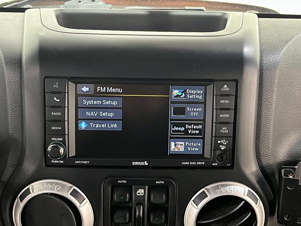 Used 2015 Jeep Wrangler Unlimited Rubicon w/ Connectivity Group AWD/4WD image 22