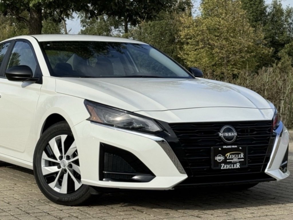 Certified 2025 Nissan Altima 2.5 S image 2