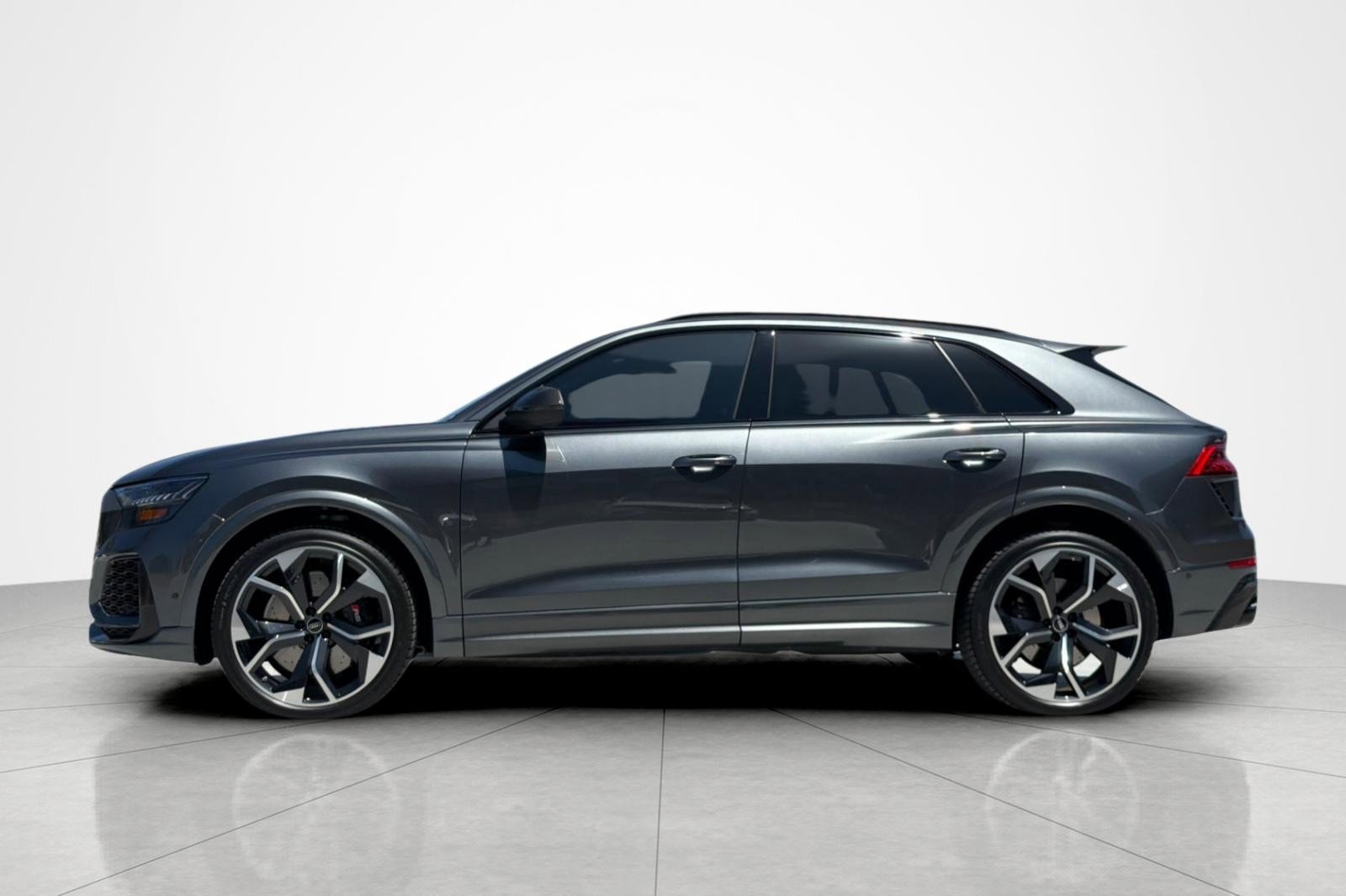 Used 2023 Audi RS Q8 AWD/4WD image 2