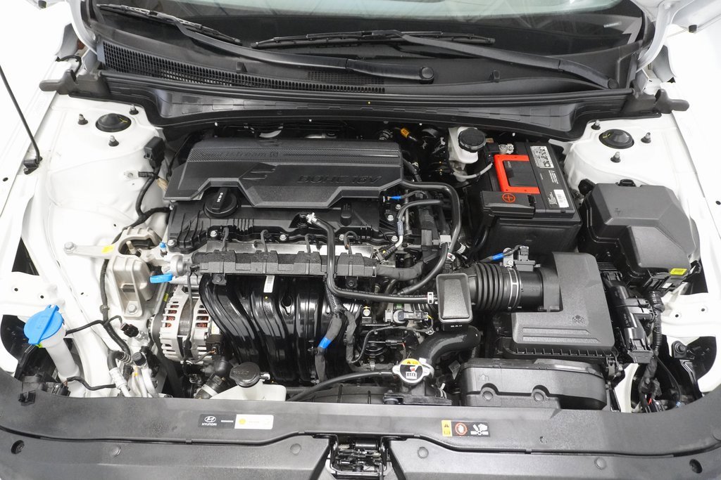 Used 2025 Hyundai Elantra SEL w/ Cargo Package image 8