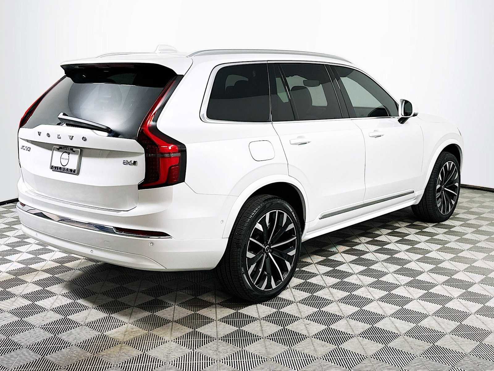 New 2026 Volvo XC90 B6 Plus w/ Protection Package Premier image 7