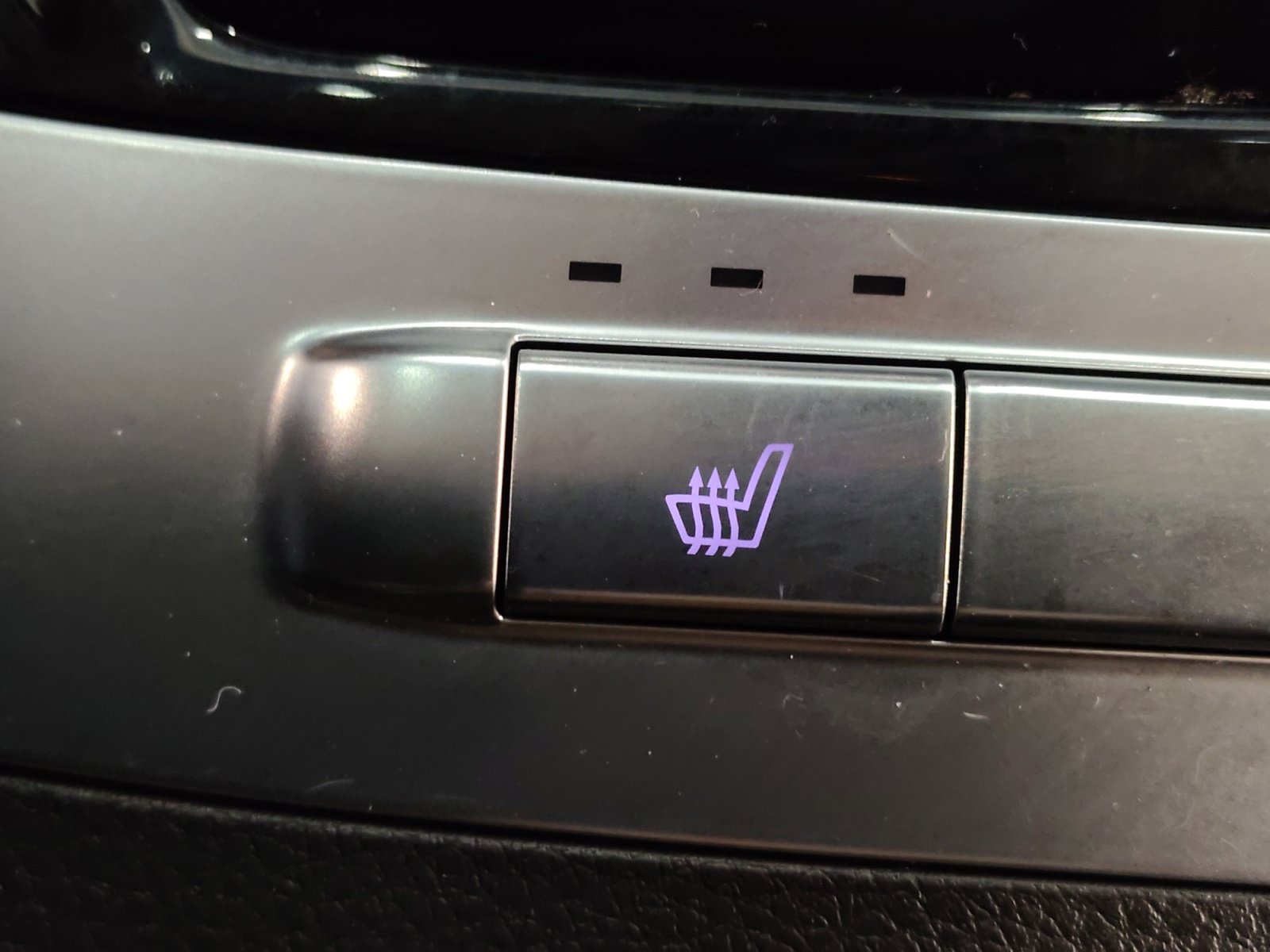 Used 2024 Kia Carnival EX FWD image 26