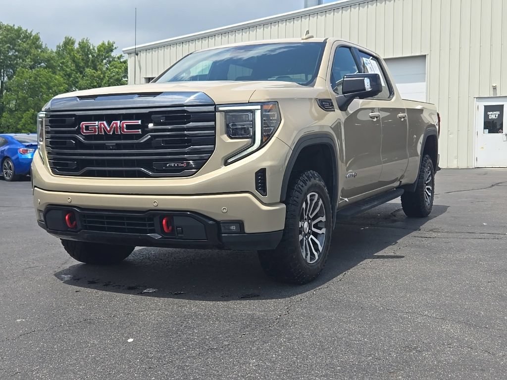 Used 2023 GMC Sierra 1500 AT4 w/ AT4 Premium Package AWD/4WD image 3