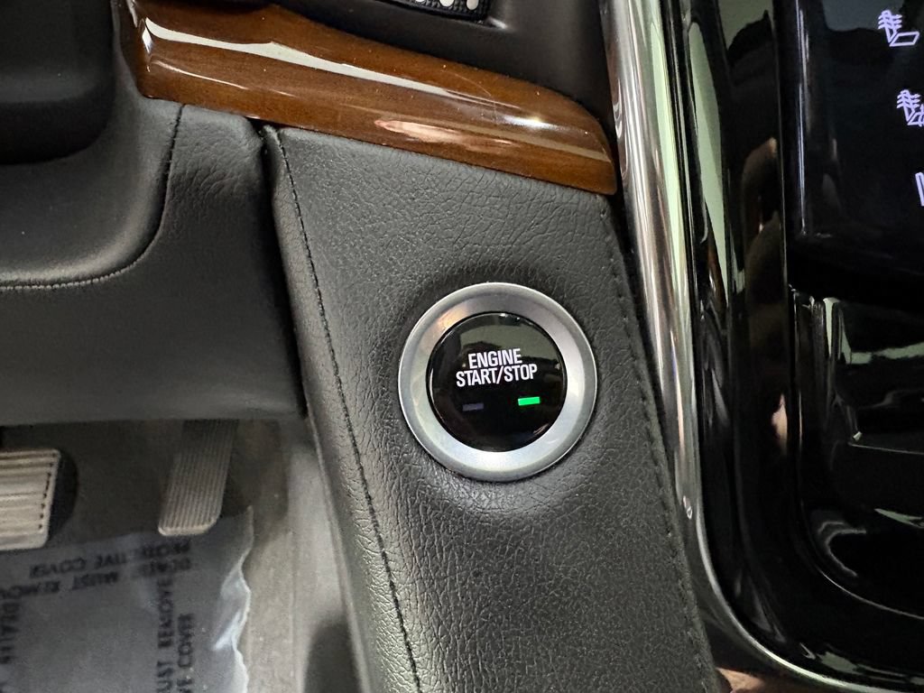 Used 2018 Cadillac Escalade Premium Luxury AWD/4WD image 21
