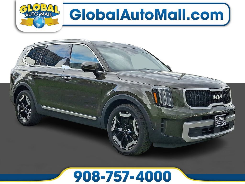 Used 2023 Kia Telluride EX w/ EX Captain's Chair Package image 1