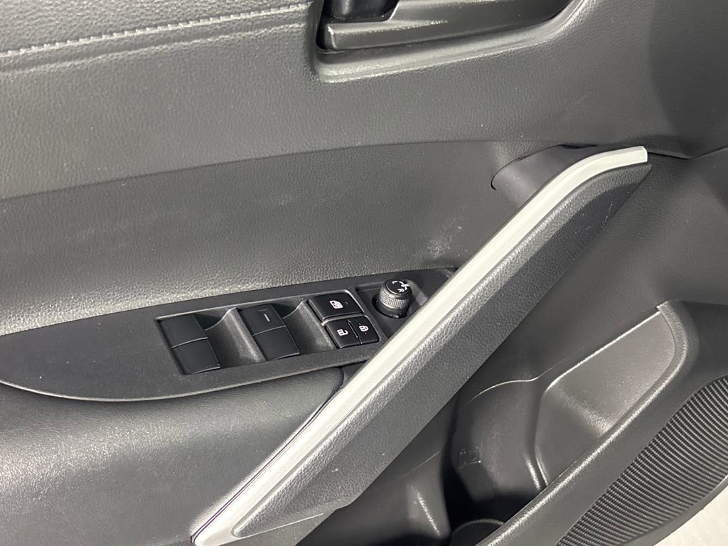 Certified 2023 Toyota Corolla Cross SE image 11