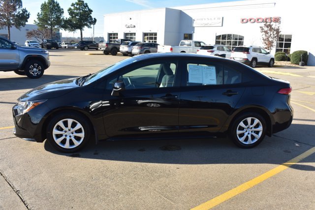 Used 2025 Toyota Corolla LE image 10