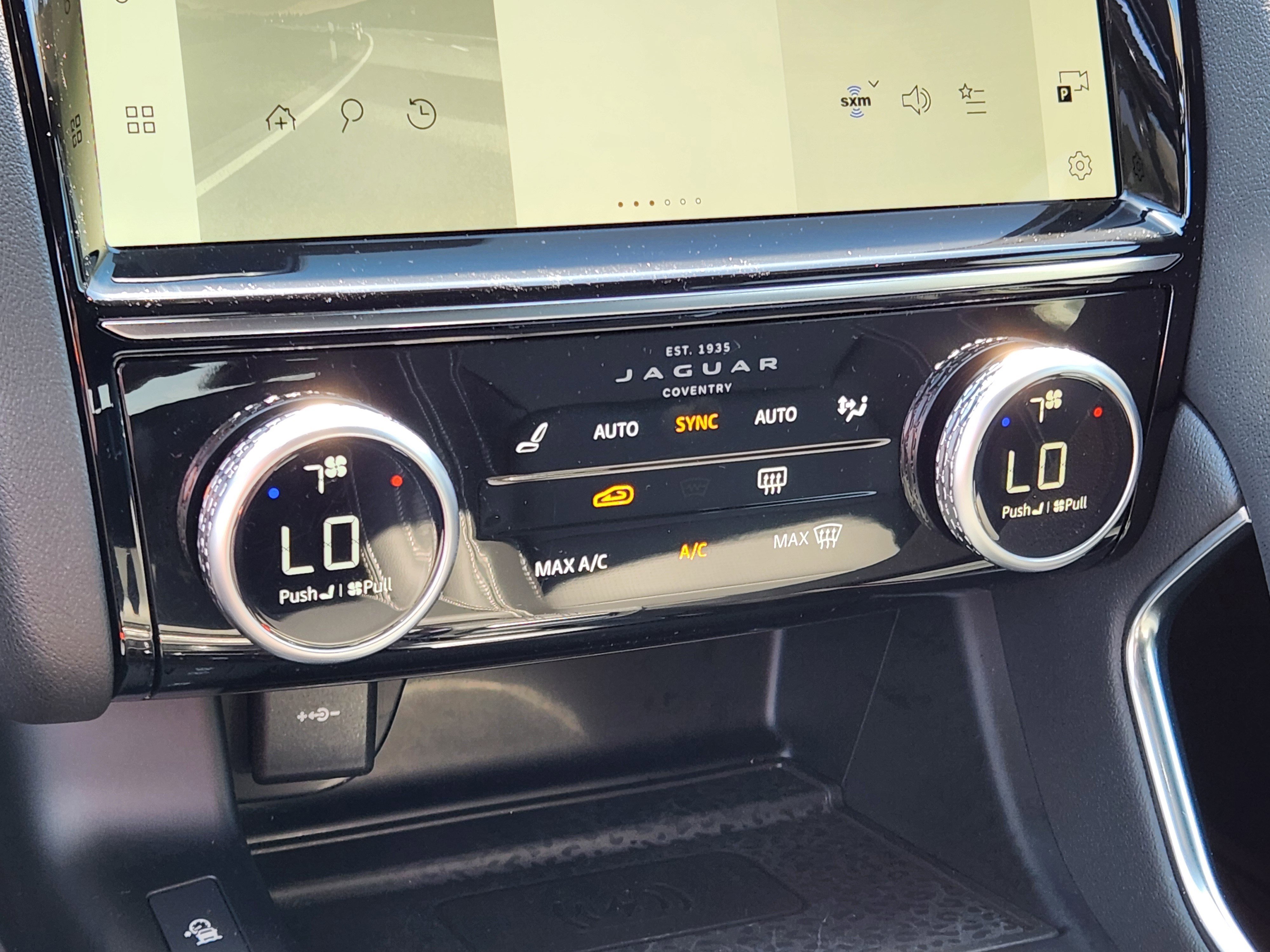 Certified 2024 Jaguar E-PACE R-Dynamic SE image 20