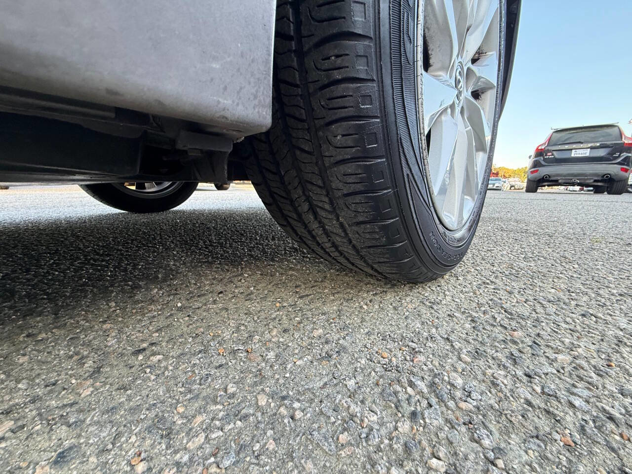 Used 2020 Toyota Camry LE image 19