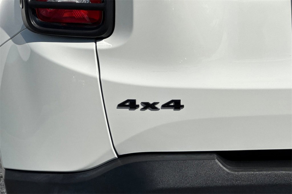 Used 2018 Jeep Renegade Altitude image 27