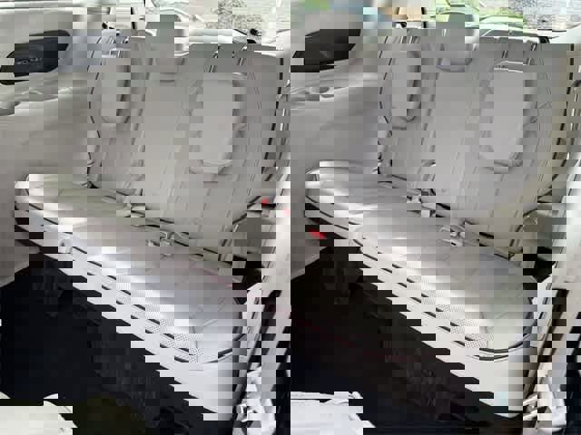 Used 2017 Chrysler Pacifica Limited w/ UConnect Theater Package image 11