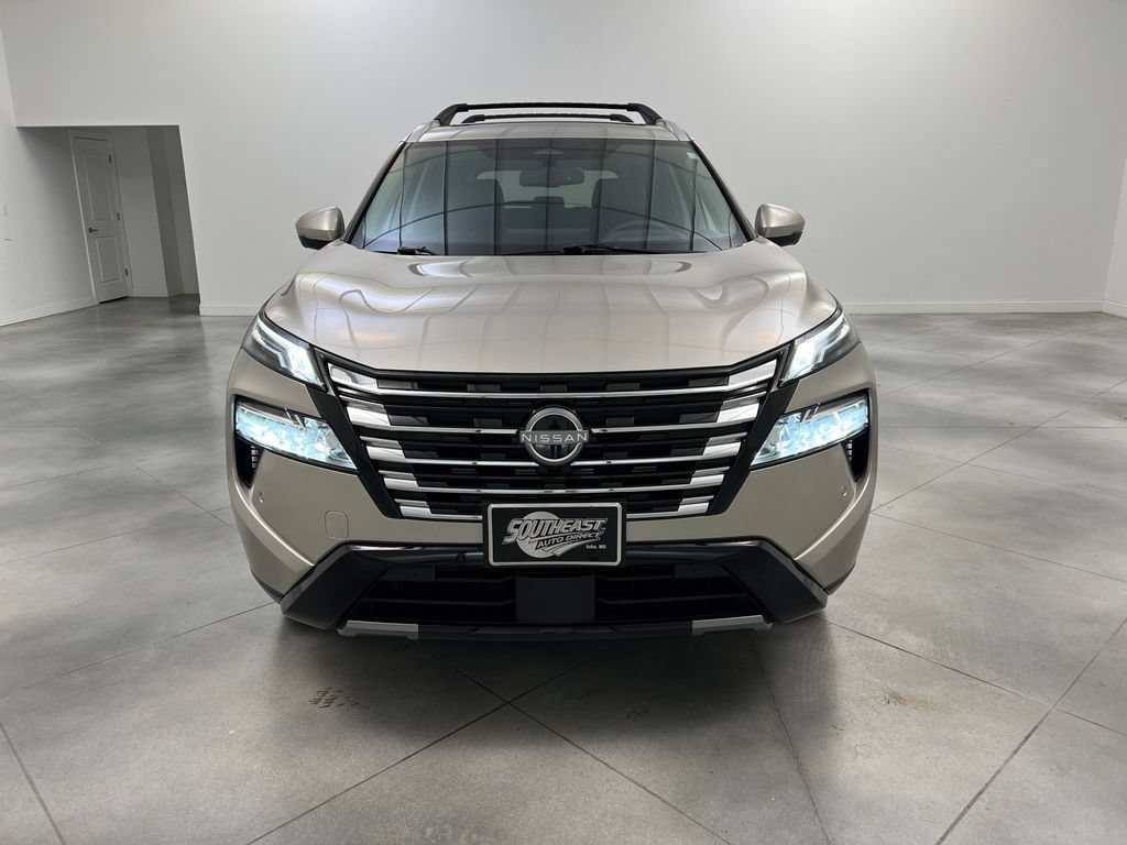 Used 2026 Nissan Rogue Platinum w/ Platinum Premium Package AWD/4WD image 3