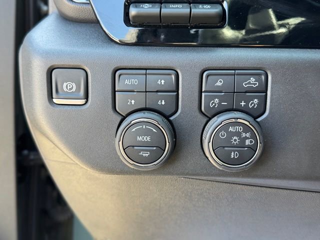 Used 2025 Chevrolet Silverado 1500 ZR2 w/ Technology Package AWD/4WD image 17